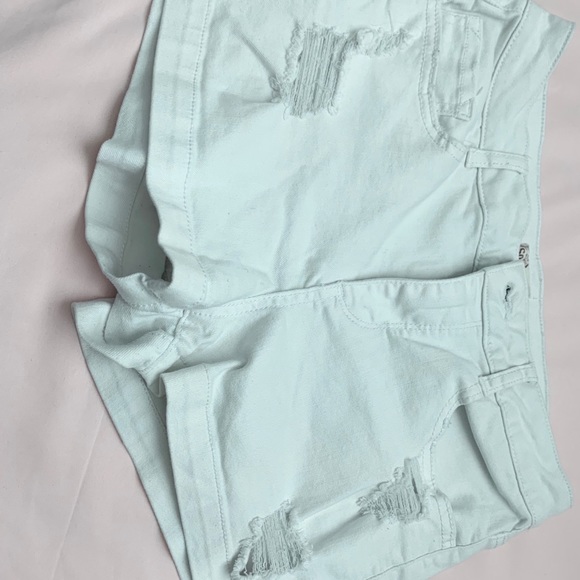 White shorts - Picture 2 of 5